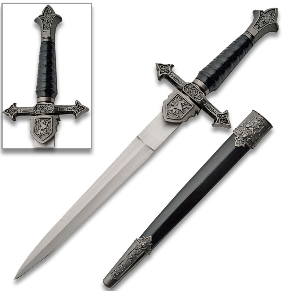 Royal English Dagger With Scabbard