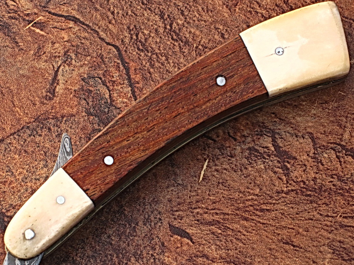 White Deer Damascus Steel Straight Razor w/ Camel Bone & Wood Handle