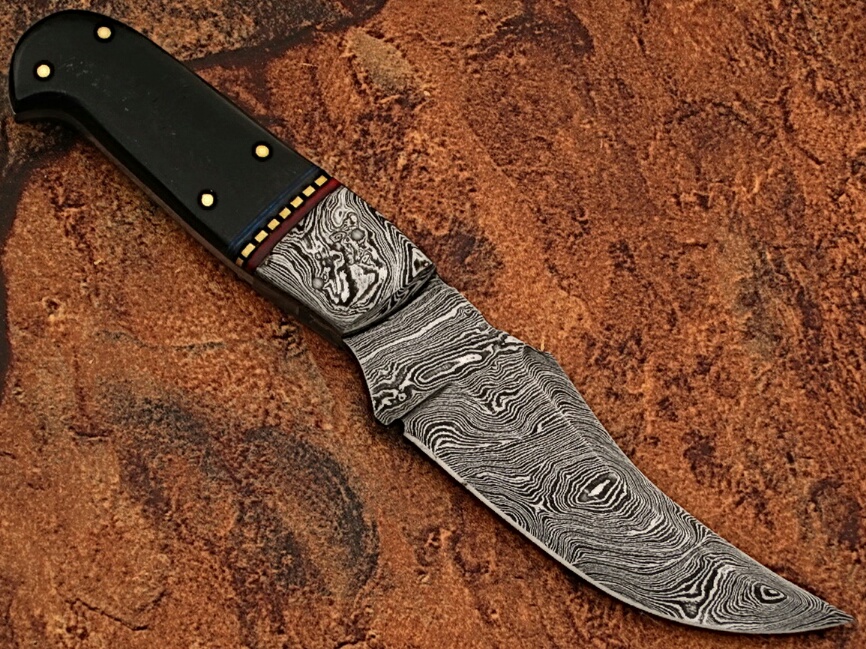 Damascus Steel Hunting Knife Buffalo Horn Handle