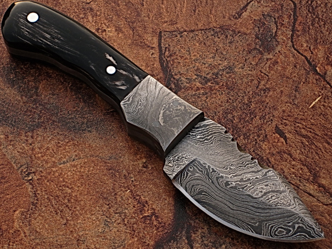 White Deer Damascus Steel Skinner Knife w/ Buffalo Horn Handle