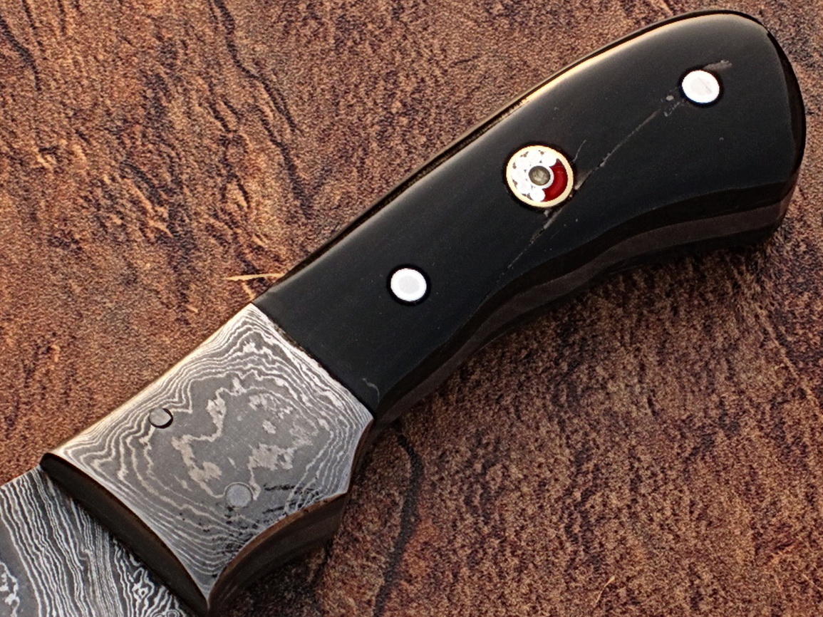 White Deer Damascus Steel Skinner Knife w/ Buffalo Horn Handle