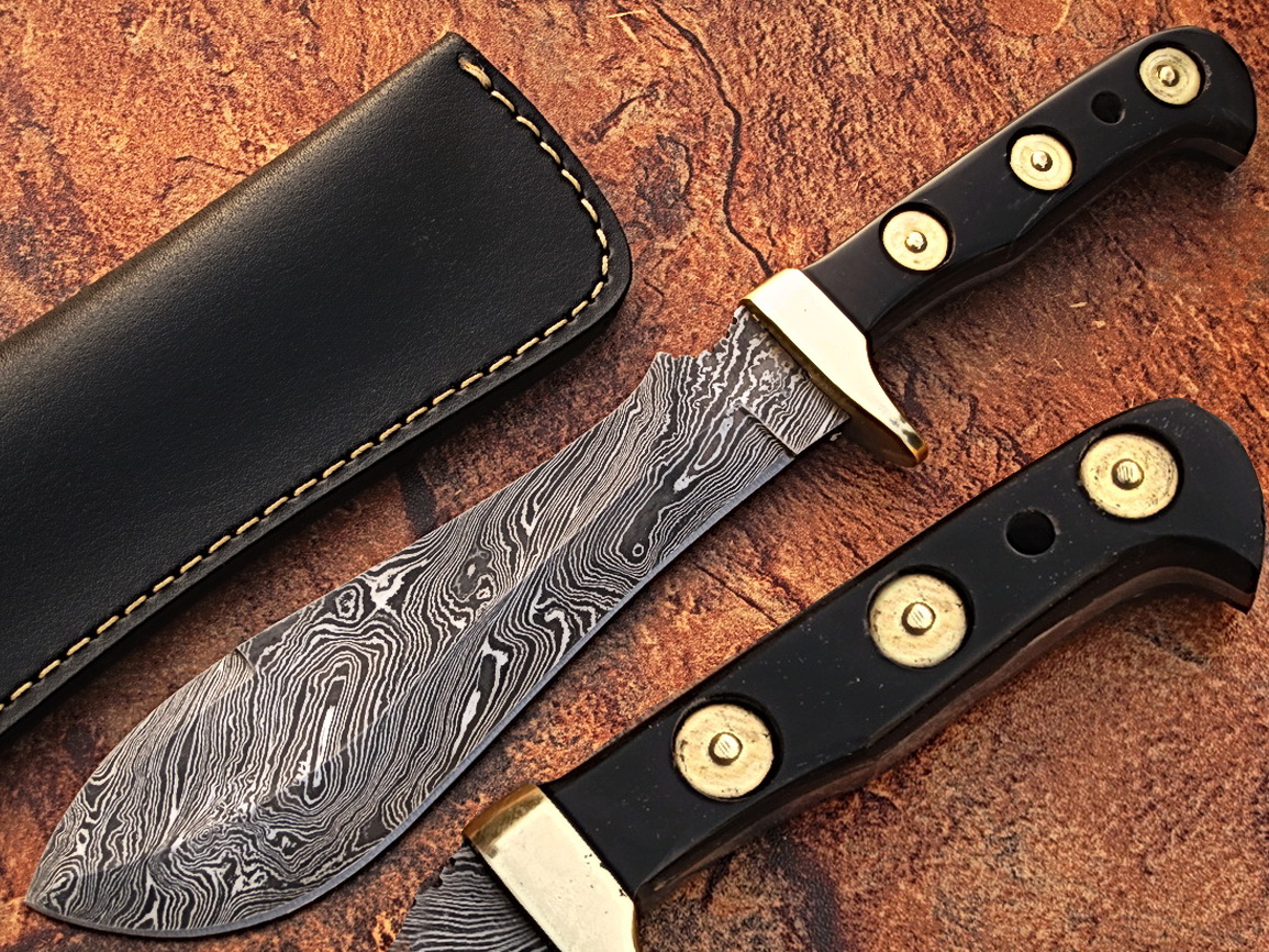 WHITE DEER MAGNUM Damascus Steel Handmade Hunting Knife | Authentic Buffalo Horn Handle