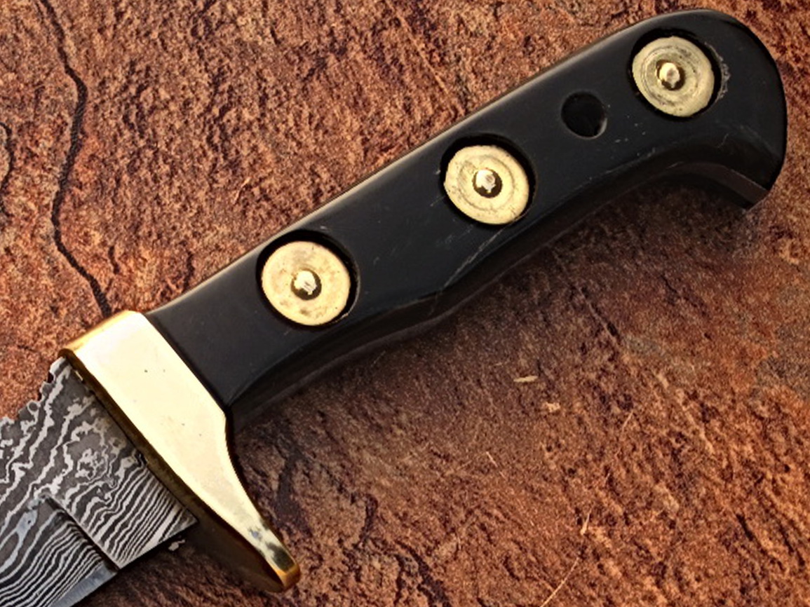 WHITE DEER MAGNUM Damascus Steel Handmade Hunting Knife | Authentic Buffalo Horn Handle