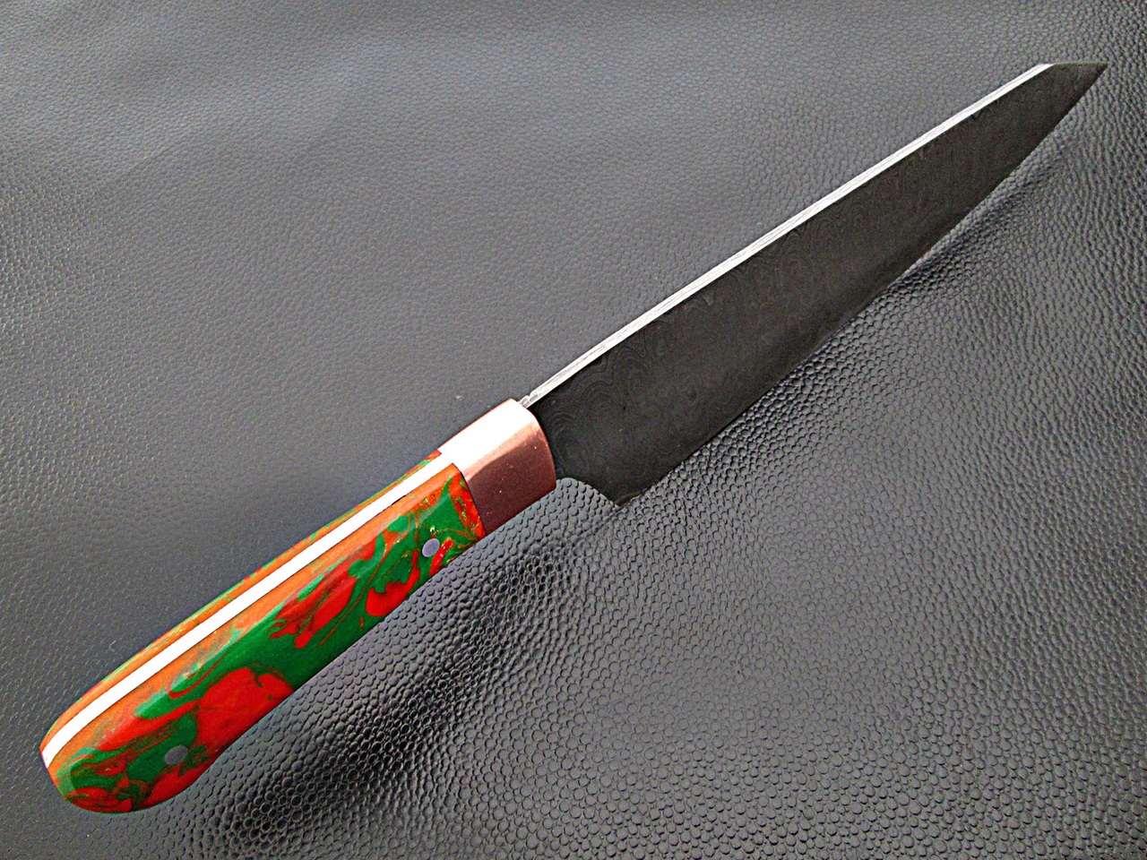 ULTRA SHARP Santoku Forged Chef Knife Damascus Steel Red/Green Resin Grips by White Deer