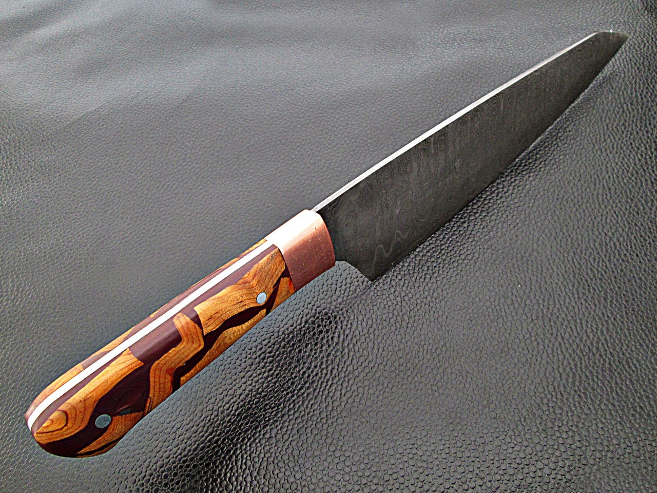 Santoku Damascus Steel Forged Chef Knife Wood Chip Resin by White Deer