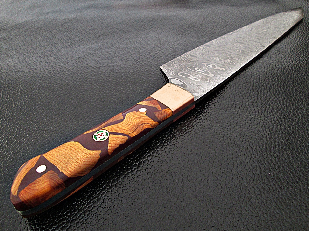 Santoku Damascus Steel Forged Chef Knife Wood Chip Resin by White Deer
