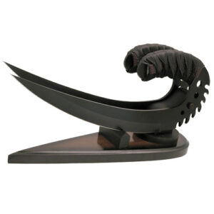 Riddick's Saber Claw w/ Stand. ( Black )