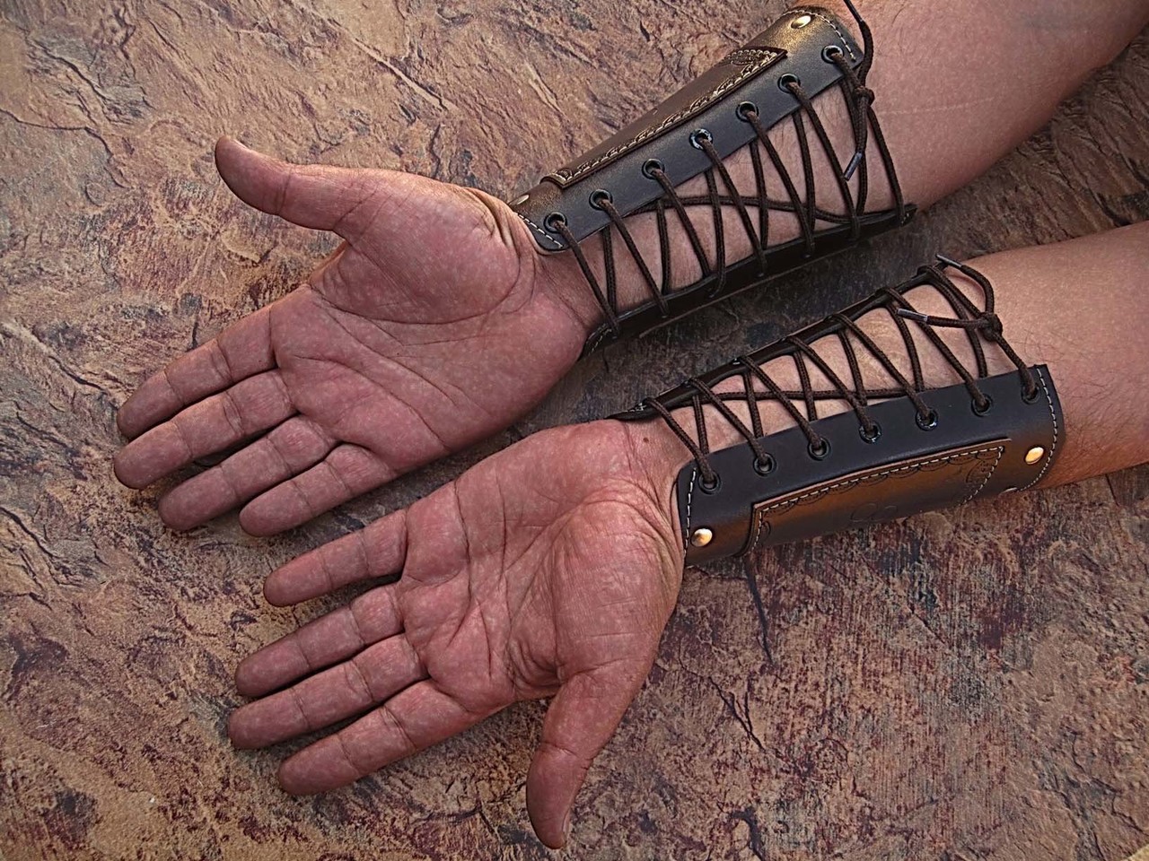 HAND MADE BROWN REAL Leather Armor Pointed Top Fantasy Medieval Halloween CUFF