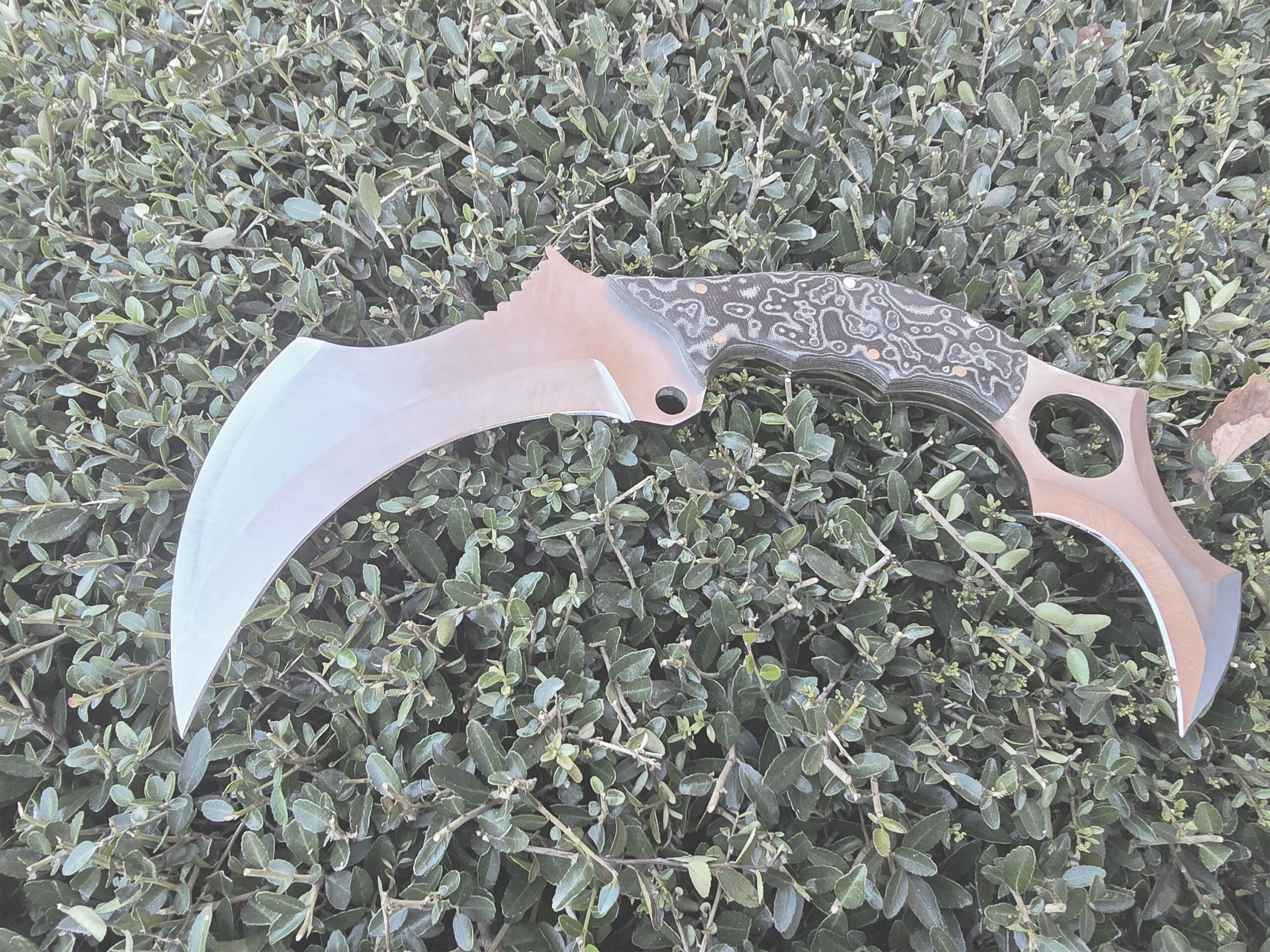 Massive 18" Double Bladed Karambit Full Tang Knife D2 Steel Micarta Black & Tan Wood Handle