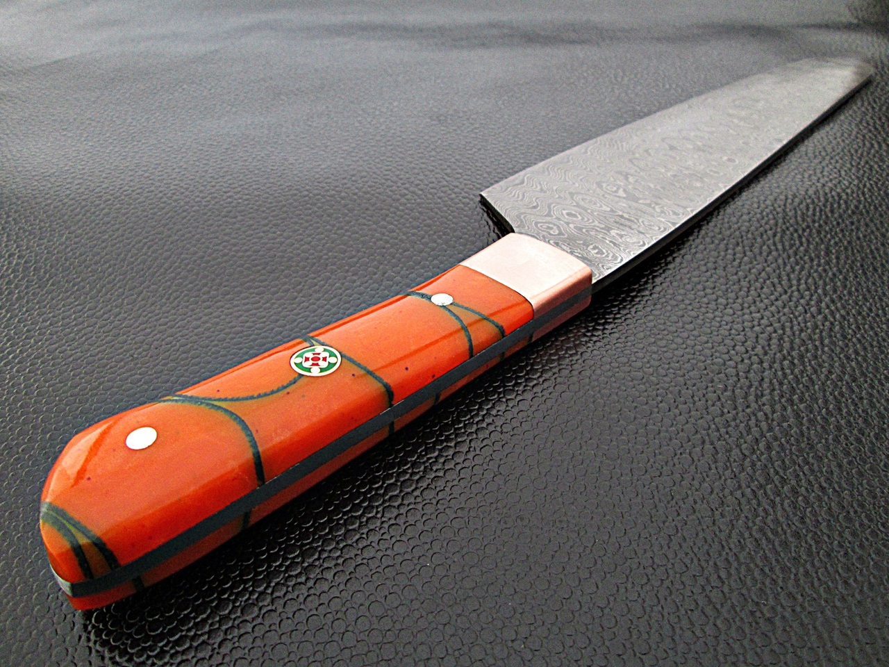 Solid Resin Grip Santoku Forged Chef Knife Damascus 1095 HC Steel by White Deer